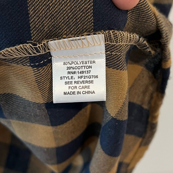 Carly Jean Los Angeles Flannel Top - Picture 3 of 6